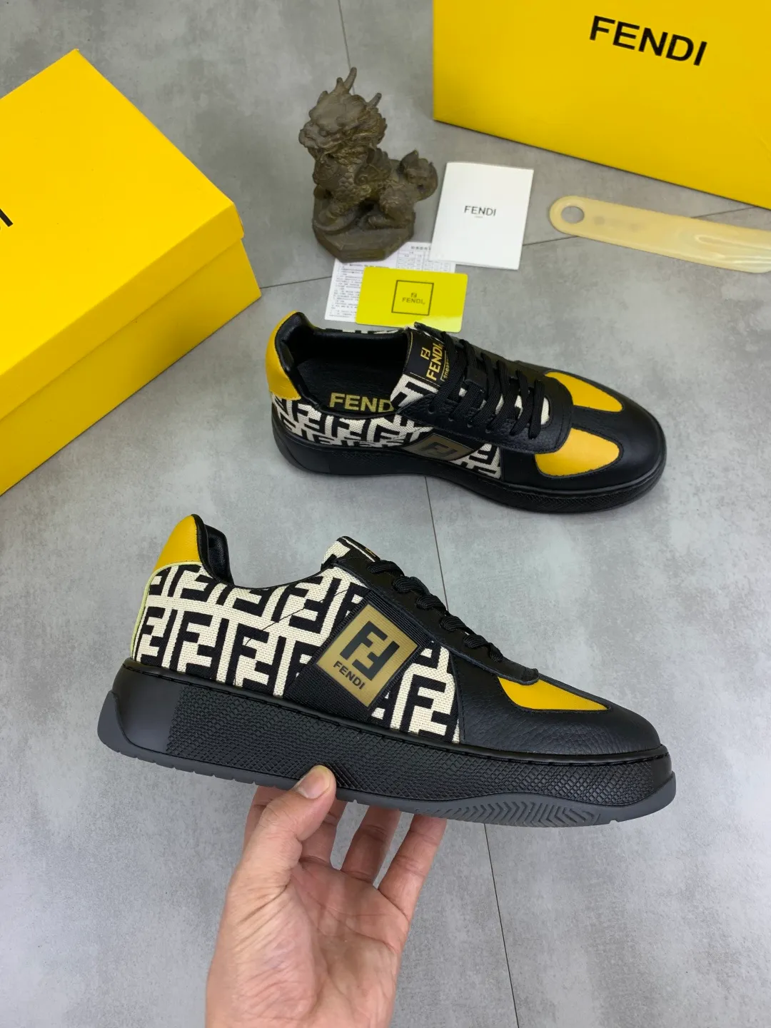 ​Men's shoes 💰P440 💰【New】Little monster 🆘 New FENDI 🕶️🕶️Simple routing effect, showing an elegant and cool driving shoe 🎬Using imported calfskin + first-layer pigskin lining🐂Excellent material🎬Detailed workmanship 🤗Comfortable foot feel➰➰. ​Pair it with any outfit to show your taste and temperament, low-key luxury ♻️Design ​simple and elegant ​noble and fashionable 🍃​Very loved and favored by trendy men 💓❤️size: 38-44 4️⃣colors available